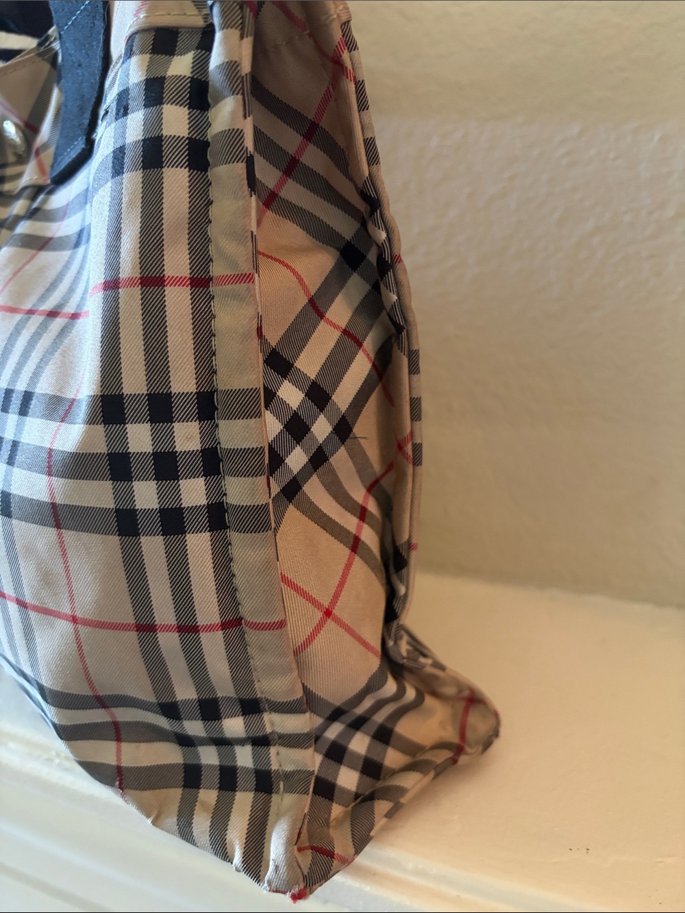 Burberry Classic Plaid Tote Bag with Black Handles - Picture 6 of 17